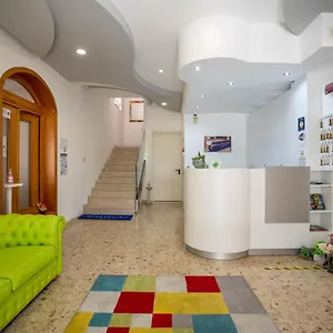 Отель Eraclea