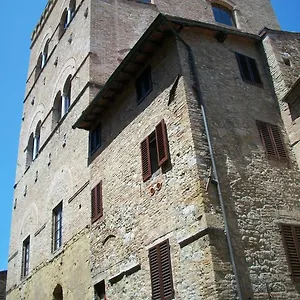 https://guest-house-la-torre-nomipesciolini.it-tuscanyhotel.com